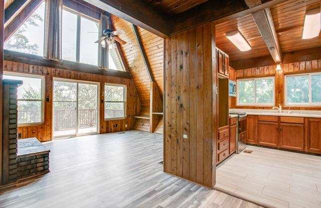 1800 Oak Country Gallery 3