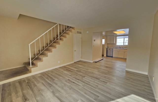 Immaculate 2 Bedroom Unit - Close to UNR! photos photos