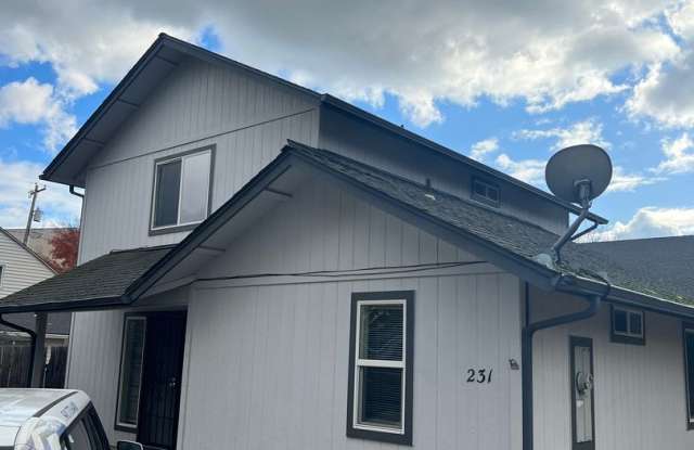 Lovely 3 bedroom, 2.5 bath home with laundry, near schools photos photos