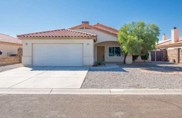 3 BEDROOM HOME WITH MOUNTAIN VIEWS! photos photos