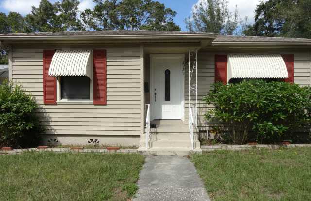 Three Bedroom One Bathroom Cottage in Palmetto Park, St. Petersburg photos photos