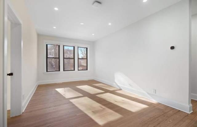 4636 N. Hamilton photos photos