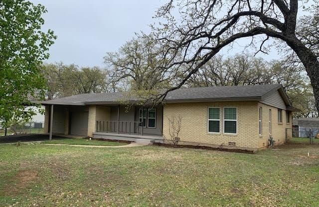 208 N Jarvis Lane - 208 North Jarvis Lane, Azle, TX 76020