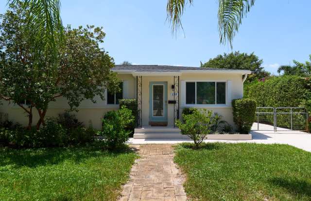 222 Bayberry Drive Gallery 3