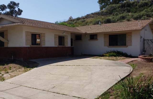 4518 Chateau Drive Gallery 2