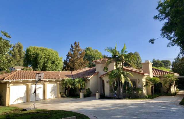 1421 Pleasant Oaks Place Gallery 2