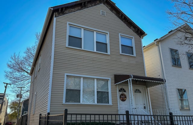 515 W 40th Place - 515 West 40th Place, Chicago, IL 60609