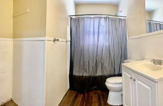 Handyman Special $0 First Month's Rent / “You fix, you SAVE BIG!!” Contact Mayshell for details: 806 704-3055 ext 2 Gallery 3