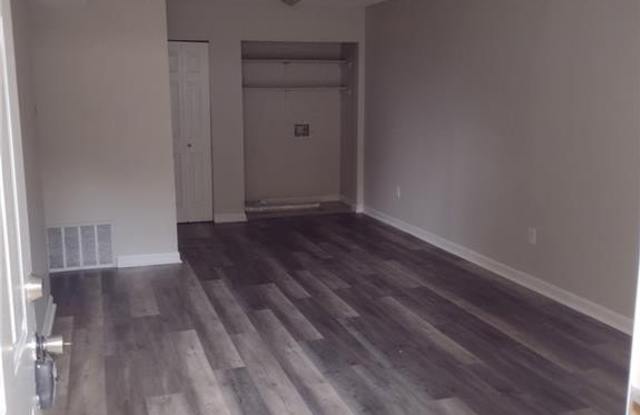 270 N School Street Gallery 2