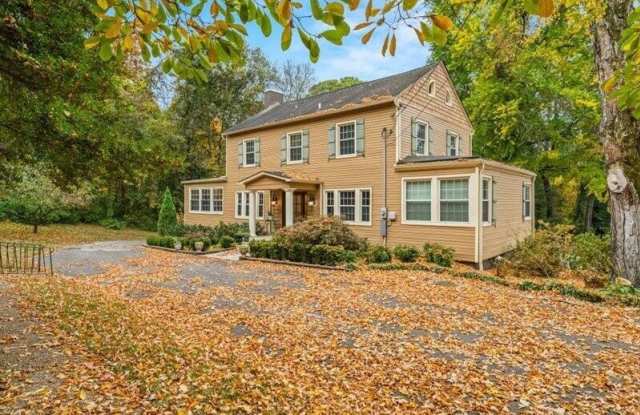 3930 Kingston Pike - 3930 Kingston Pike, Knoxville, TN 37919