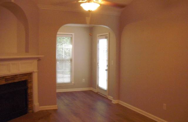 563 Cahaba Manor Drive Gallery 2