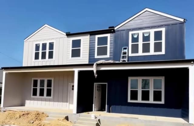 1413 Woodbine Ave photos photos