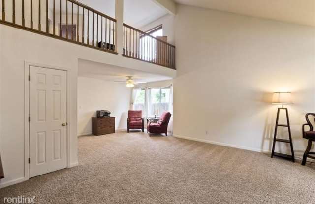 12177 Applewood Ct Gallery 2