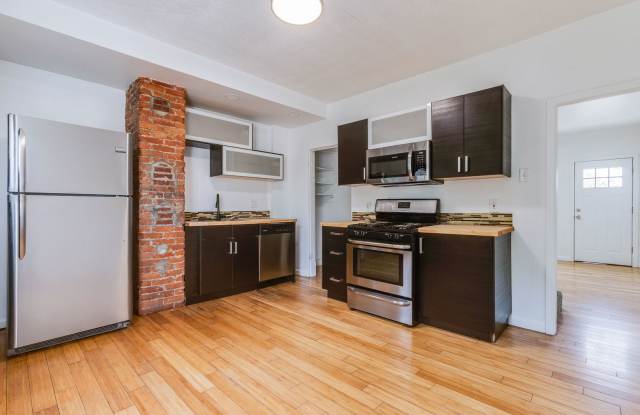 Available NOW - Traditional-style 3 Bedroom Home in Allentown! photos photos