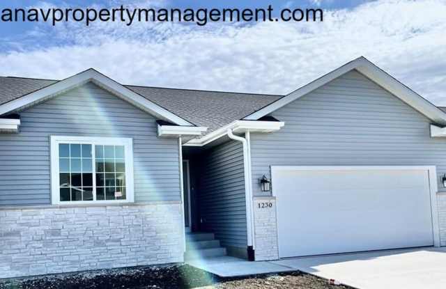 Beautiful 3 bedroom in Prime Waukee Location - Close to it ALL - 1230 Northwest Mill Springs Drive, Dallas County, IA 50263