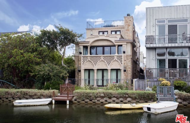 230 LINNIE CANAL - 230 E Linnie Cl, Los Angeles, CA 90291