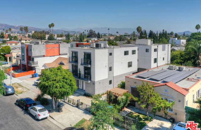 746 N Ridgewood PL - 746 North Ridgewood Place, Los Angeles, CA 90038