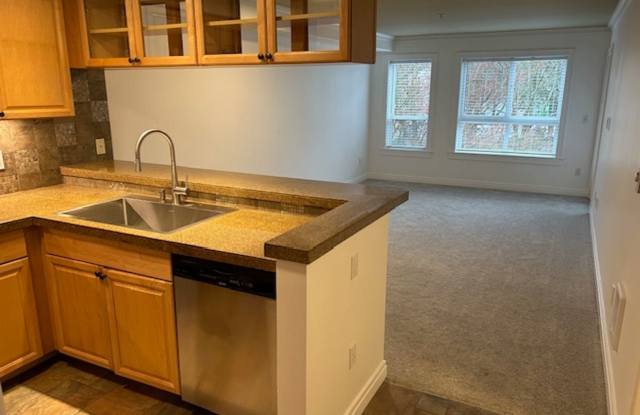 Fantastic 2 Bed 2 Bath Condo in Lake City Gallery 3