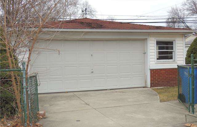 4635 ROOSEVELT Boulevard Gallery 4