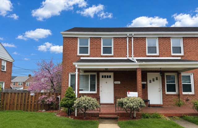 Charming 3 Bedroom Home with Finished Basement & Fenced Backyard photos photos Charming 3 Bedroom Home with Finished Basement & Fenced Backyard photos photos