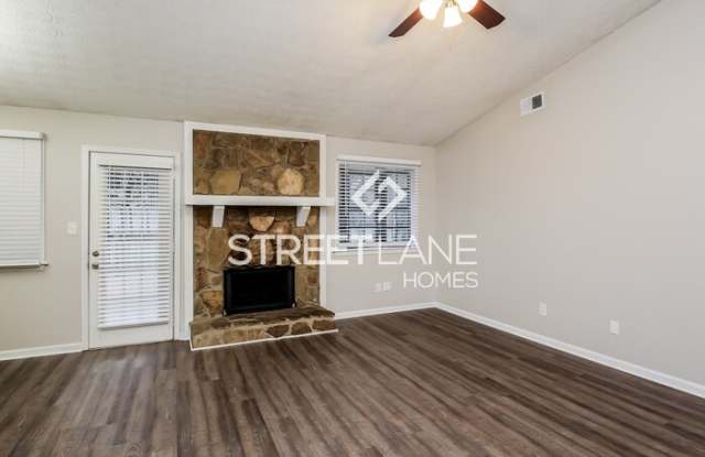 2571 Redfield Drive Gallery 4