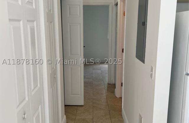 211 W 79th Pl Gallery 4