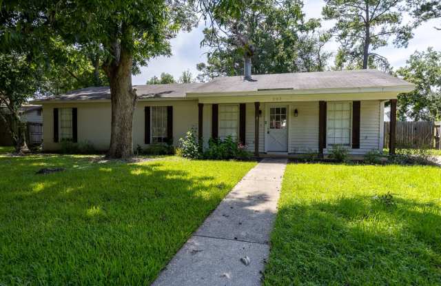 3 Bedroom, 2 bathroom in Fairhope Available now! photos photos