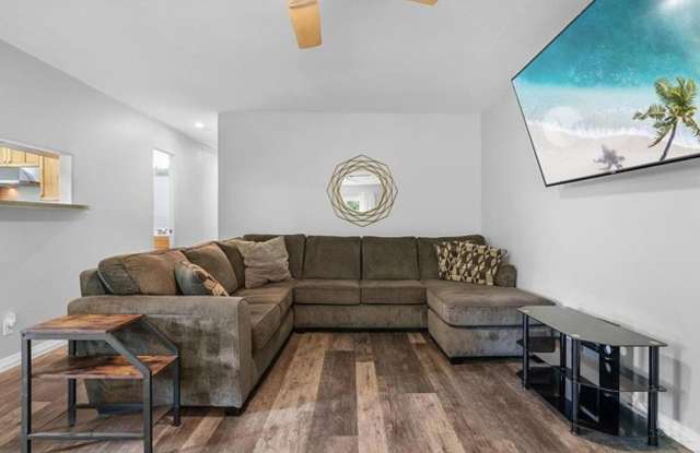 Furnished 3-Bedroom, 2-Bath Home in Hawaiian Beaches | Pets Welcome | $2,200/Month Gallery 4