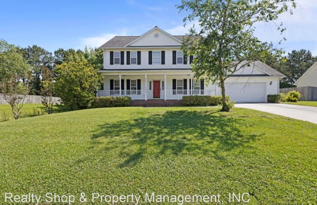 820 Commons Drive N - 820 Commons Drive North, Jacksonville, NC 28546