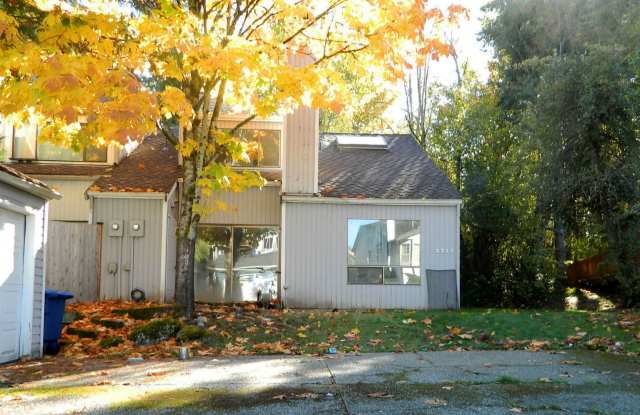 Lovely 3 Bedroom Home in Gated Community in Renton photos photos