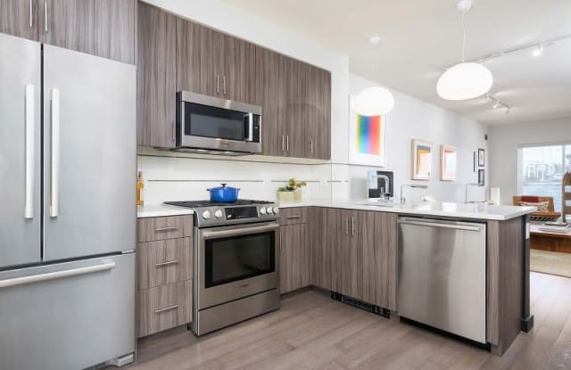 527 Donahue Street - 527 Donahue Street, San Francisco, CA 94124
