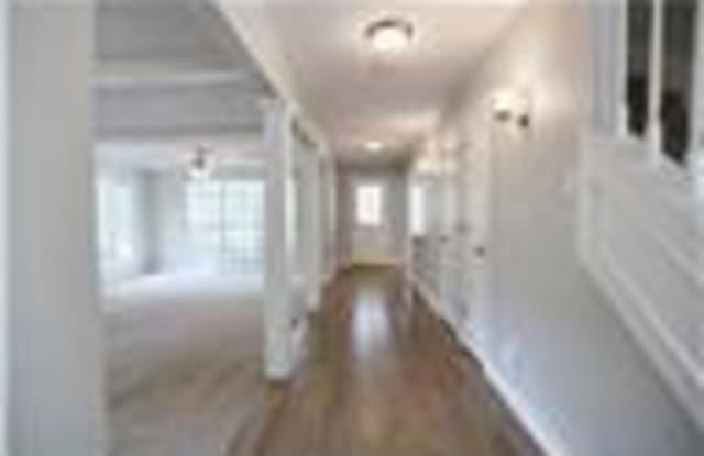 24203 Creekview Drive Gallery 4