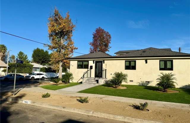 5972 Jamieson Ave photos photos