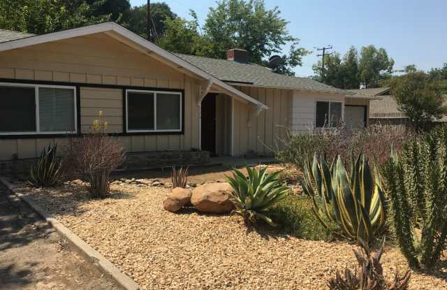 FOR LEASE - Gorgeous Ojai 3+2 Home on Villanova Rd Gallery 1