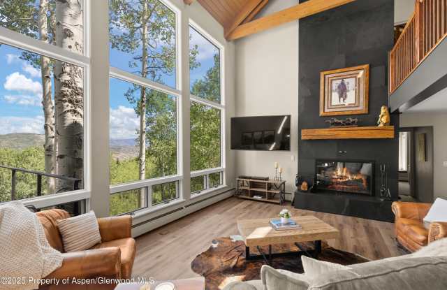 215 Maple Ridge Lane Gallery 3
