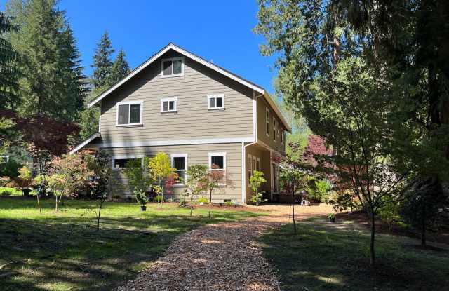 Beautiful Home with Backyard Creeks in Sudden Valley - Gate 9 Gallery 4
