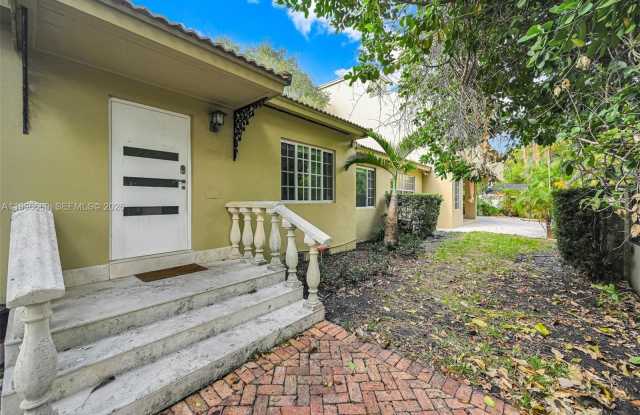 3040 Lucaya St photos photos