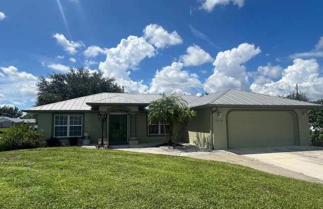 ($2,195) * ANNUAL ** Pool ** 3 Bed / 2 Bath - Harbor Heights ** Single Family Home photos photos