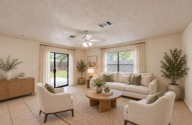 4927 Kenton Lake Gallery 2