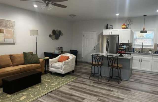 Room in 3 Bedroom Home at Dearborn Dr photos photos