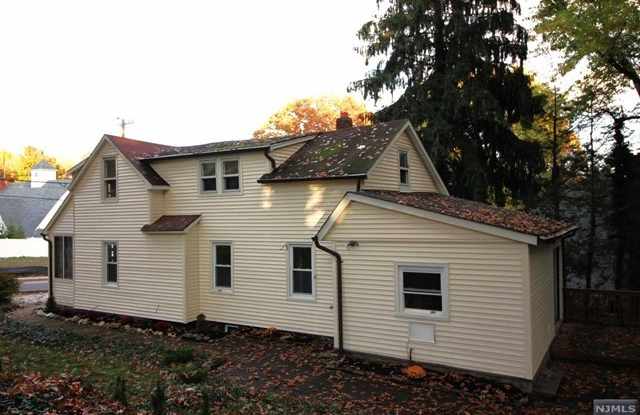 276  West Glen Avenue Gallery 2