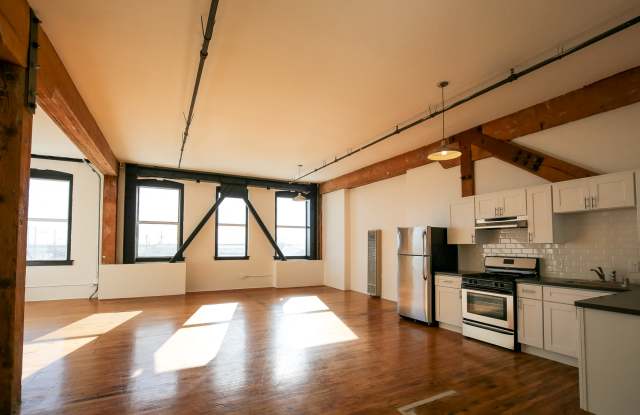 5th Street Gallery 4