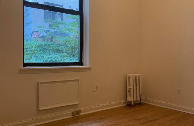 56 West 82nd Street Gallery 3