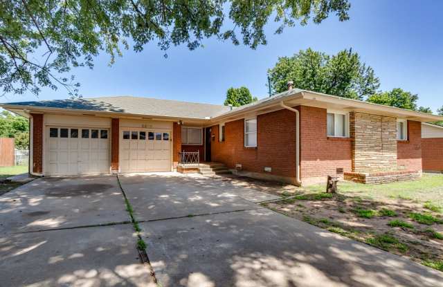 Beautiful 3 Bed 1.5 Bath Located in the Heart of Midwest City photos photos