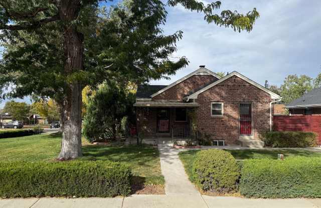 Adorable Large 4 Bedroom Cottage w/ Tons of Extras! photos photos