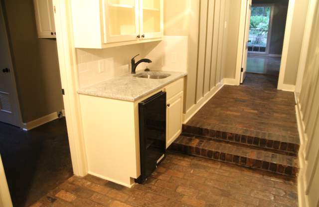4445 Audubon Park Dr Gallery 4