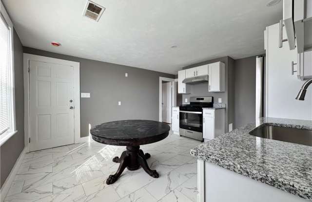 910 Atwells Avenue Gallery 2