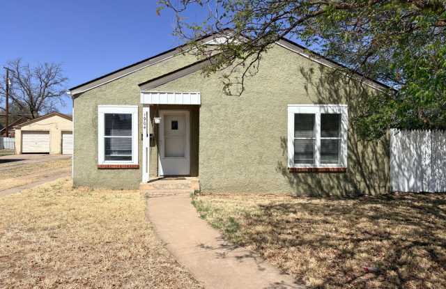 Spacious & Bright Home Near Texas Tech! photos photos