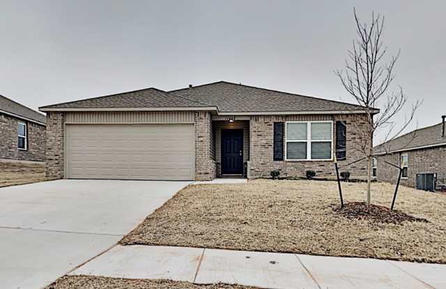 Very Nice 3 Bedroom 2 Bath Home in Yukon Schools. photos photos