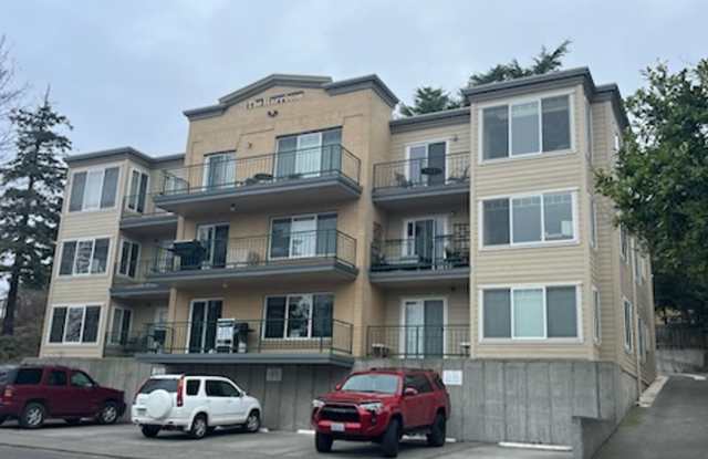 **Bright & Updated 2-Bedroom Condo with Water View in Friday Harbor!** photos photos